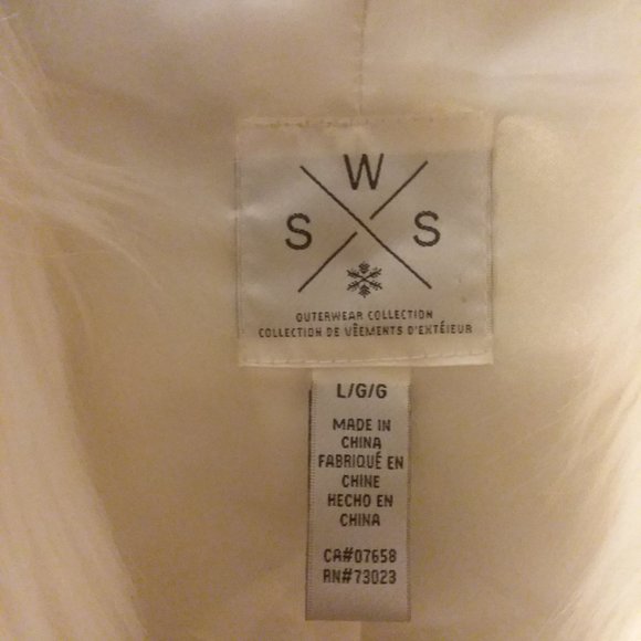 Soft fur creamy white faux fur vest. Pairs nice with a turtleneck. - Picture 3 of 4